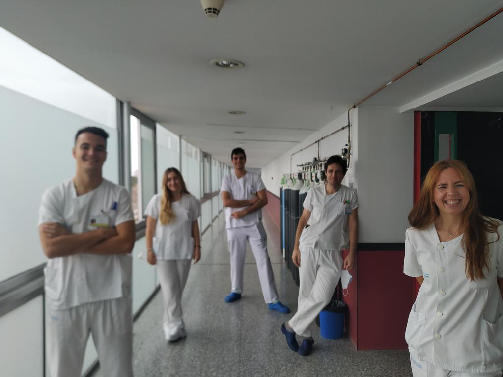 PracticasFisio's tweet photo. Seguimos aprendiendo!!!! Aprovechamos para desearos una muy felices fiestas y un año nuevo lleno de Fisioterapia!!!!! #practicum https://t.co/uQCu9hSOoP