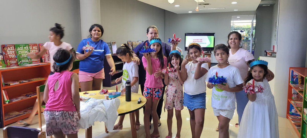 baccnpy's tweet photo. Tratando de recordar las viejas lindas tradiciones, hoy hicimos un pesebre viviente!🌟
.
Leímos un cuento y vimos una peli sobre la navidad. 🎄
#vacacionesinovidables2021 #baccnpy #bibliotecacongresopy https://t.co/VPTdWlI1zT