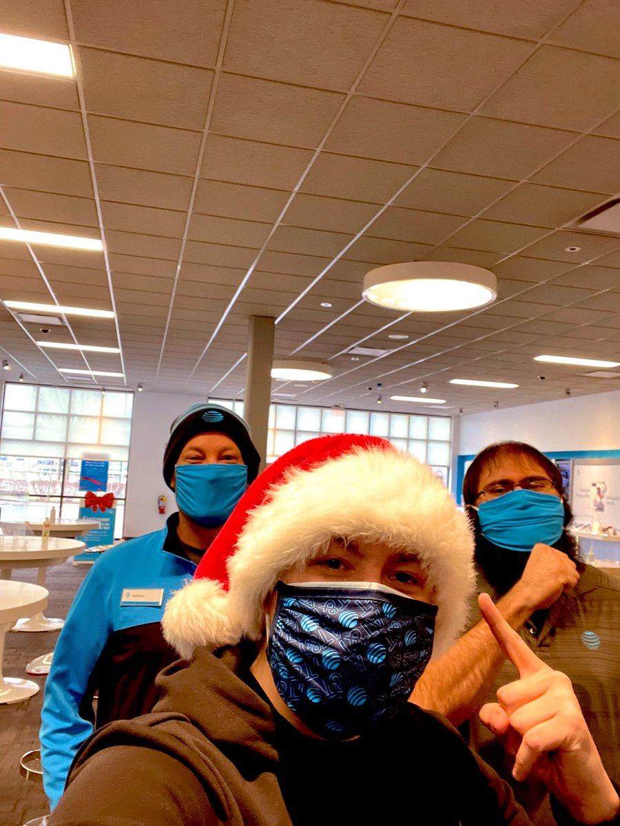 The waterfront is ready for the weekend Fire Grinchmas Contest!!!! Let’s Goooooooo🎅🏼🎁🎄🔥☔️ <a href="/JoshFreas/">Josh Freas</a> <a href="/Franco_lindsey2/">Lindsey Franco</a> <a href="/DariusSullivan9/">Darius Vernon Dimitri Sullivan</a> <a href="/Matt__Rash/">Matt Rash</a> <a href="/kuhn3/">Kevin Kuhn</a> @BrianWest_OHPA