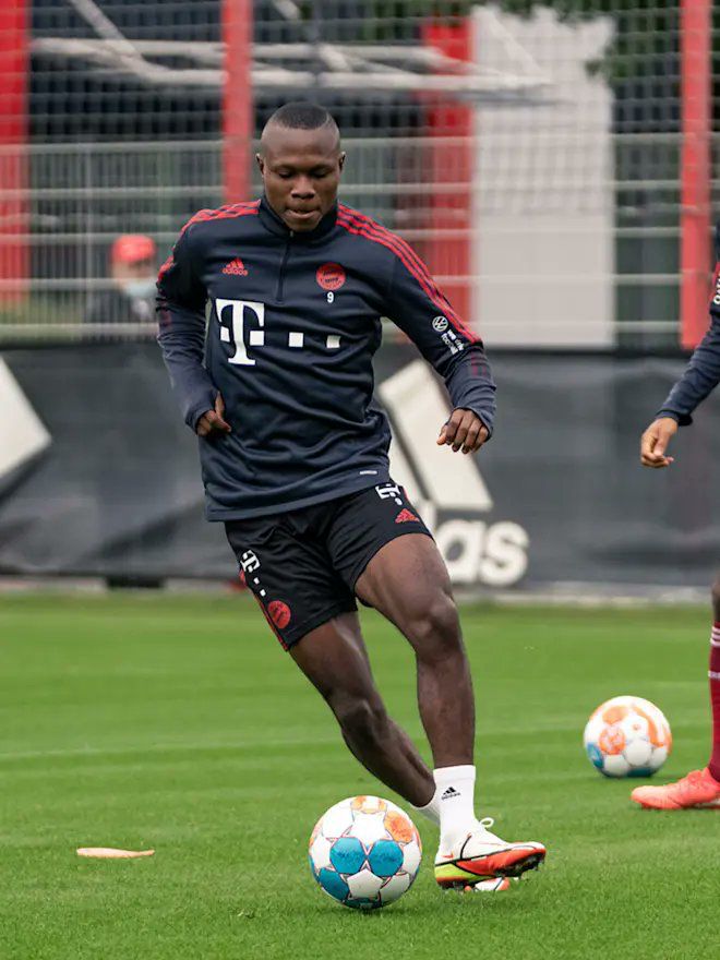 FCBayernES tweet picture
