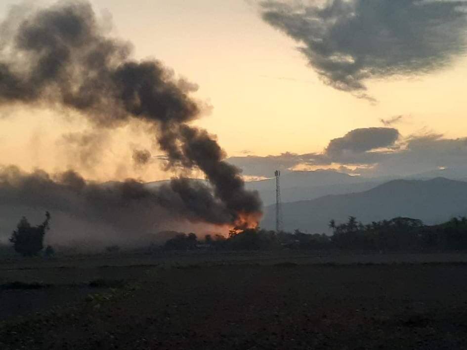 After SAC launched Airstrike with Mi35p fighter jet on NatChaung village on Kale-Gangaw road,where clashes between SAC and CDF are happening,&amp; torched down houses in the village since 5pm. #India_StopSupportingTerrorists #Dec23Coup #WhatsHappeningInMyanmar