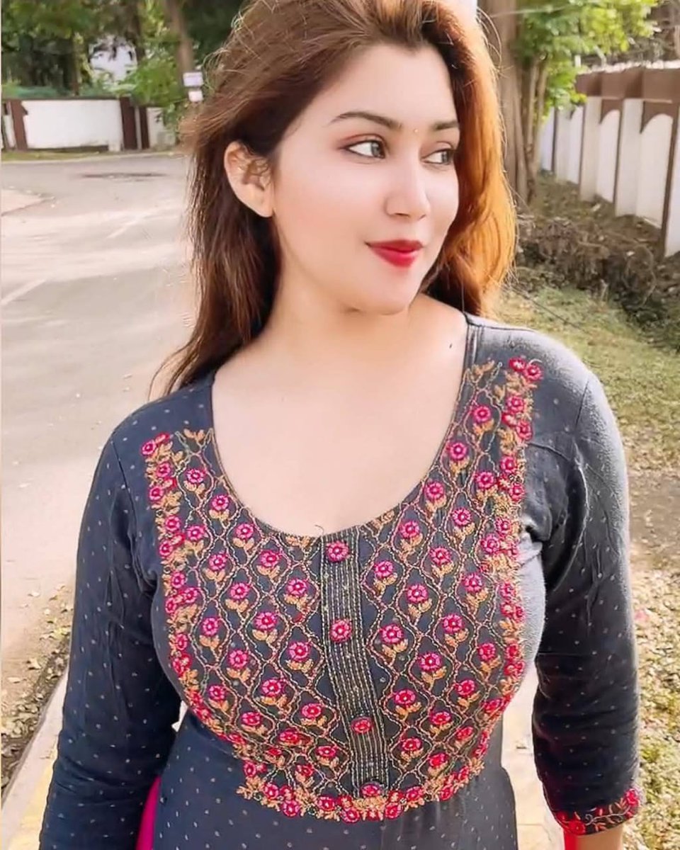 ShurbiSoni's tweet photo. क्या में मेकअप करती हू ? https://t.co/vFn6ciX8IZ