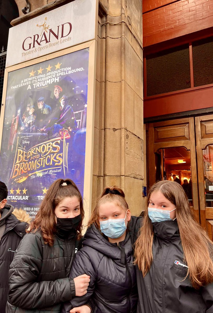 Tal2026's tweet photo. And on our final day of TAL Christmas, the show is back on! So wonderfully special to be taking our students at Christmas time to see this wonderful musical. #allthefeels #TALfamily πππ§π»βππ
πΎ @GrandTheatreLS1 @asgharlab @Jonathan_Pryor https://t.co/pPetrV1pUJ