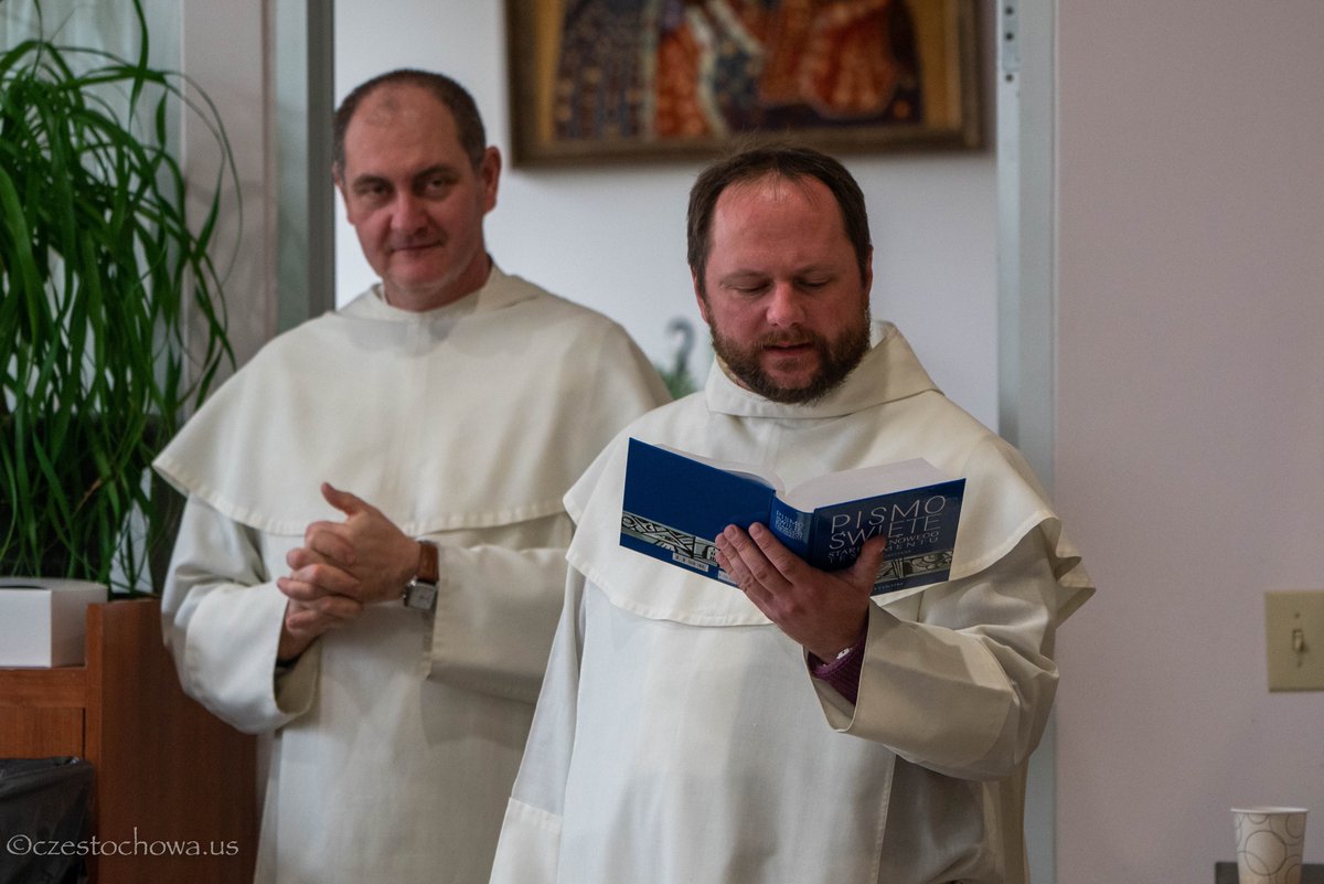 OLCZShrine's tweet photo. #Paulini jak co roku, spotkali się z pracownikami Amerykańskiej Częstochowy na Spotkaniu Opłatkowym i Wigilijnym. Jesteśmy niezmiernie wdzięczni wszystkim naszym pracownikom za ich trud i poświęcenie, a zarazem życzymy radosnego przeżywania Świąt Narodzenia Pańskiego!

#Oplatek https://t.co/yevHCgNLd5