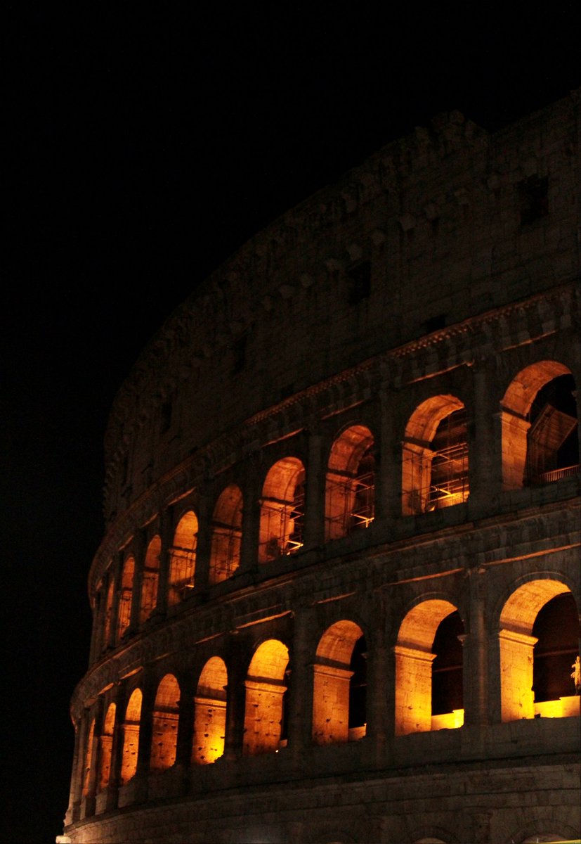 clumsybutclassy's tweet photo. roma centro <3 https://t.co/NHMTI7pihD