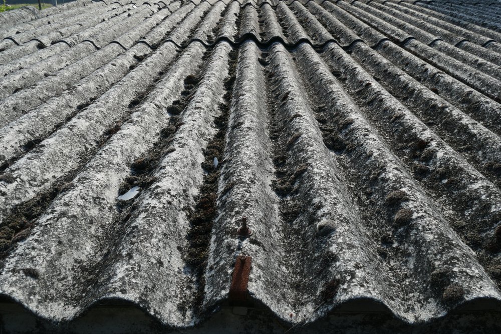 FarmSafetyHour's tweet photo. #FarmSafetyHour #31DaysofSafety #Day30 #Asbestos is a major #health hazard. Make sure you have logged where it is on your farm &amp; check it's condition especially now we are the months where it can be damaged by bad weather #FarmSafety #Health https://t.co/LNkeBVyBUX