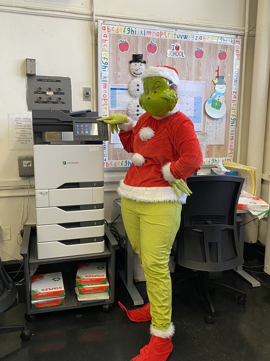 PS76_Bennington's tweet photo. The Grinch came to 76 today! https://t.co/kMGn3XH0j6