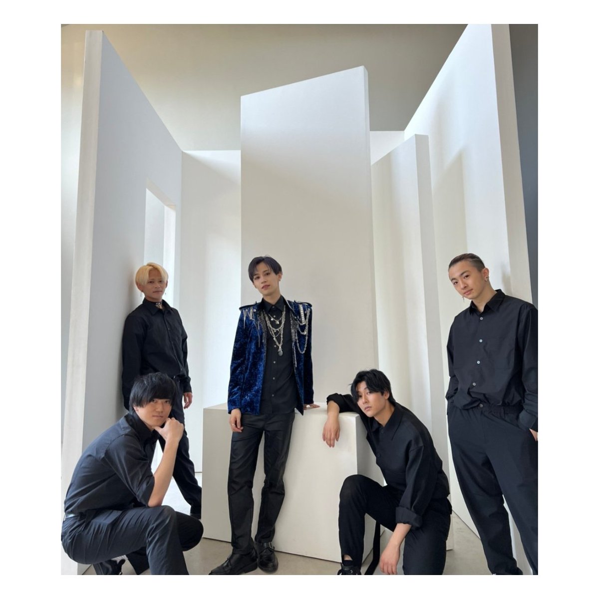 L_M_H_smile's tweet photo. Regret たくさん再生してくれてありがとうございます！
夢のまた夢だけど、100万再生なんていったら…もう無料ライブしてもいい！😭😭僕がみんなのチケット代出す！

ぜひタグツイートもよろしくお願いします！
#Regret 
#Regret_LEEMINHYUK_컴백 
#LEEMINHYUK 

#ヒョク300万円 https://t.co/X0W6HFkHzR