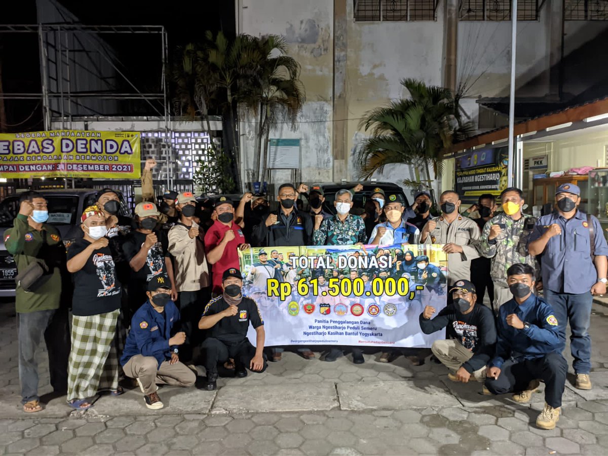 FPunokawan's tweet photo. Kami sampaikan terima kasih kepada seluruh elemen yang turut serta membantu dan memberikan amanah donasi melalui kami. Alhamdulillah donasi yang terkumpul sebesar Rp 61.500.000 dan malam ini perwakilan dr Ngestiharjo berangkat ke Lumajang utk menyerahkan donasi yg terkumpul 🙏🙏 https://t.co/g1OU22aaZK