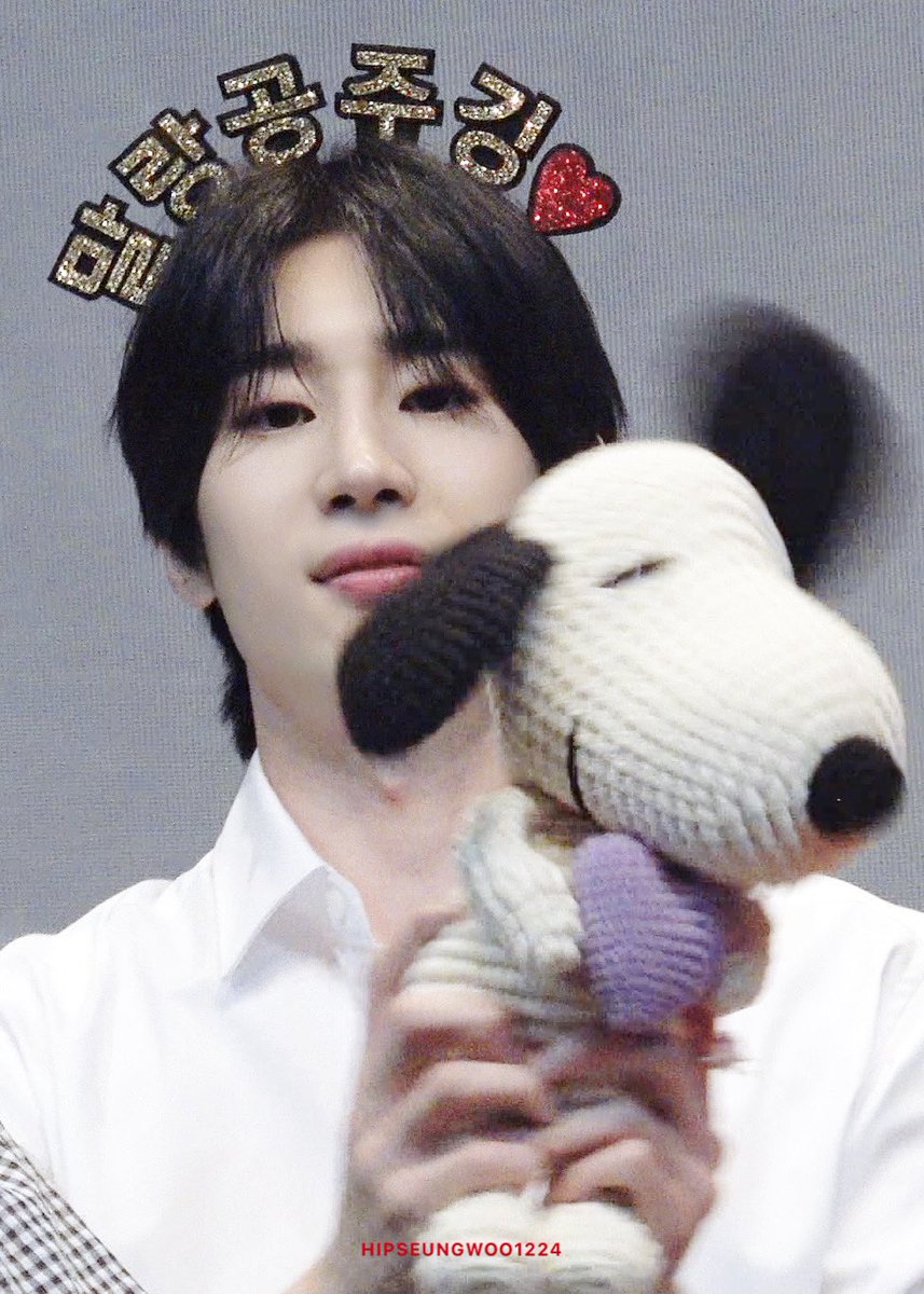 for_precioushsw's tweet photo. Thank you for making me smile like crazy 💜♥️💜

#모든사람이_행복한_승우날_축하해
#세상의_모든행복을_담아_승우에게
#내사람_승우야_생일축하해
#승우와_우리의_모사행날
#EVEBOY_WOOYA_DAY https://t.co/oizCtvLOwr