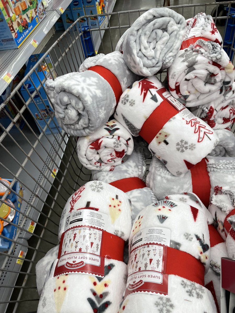 Blanket and women’s shelter donations are in full swing. Thank you everyone for your donations. #wewinas1fam #guinningtogether <a href="/jmasplund/">Jennifer Asplund</a> <a href="/wloceansprings/">Wendy Labat</a> <a href="/411MikeP/">Michael Patenaude</a> <a href="/Mr_At_This_Time/">Robert Holmes</a>