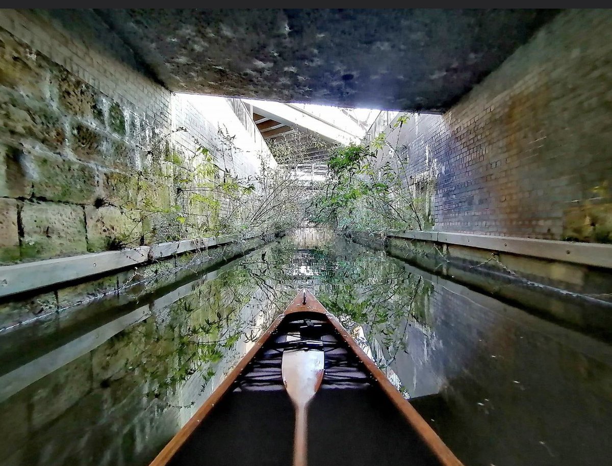 MBBCanalGroup's tweet photo. Another fabulous yet rare view of the MBBC #MBBCG #lifesbetterbywater https://t.co/TodWdHhsE3