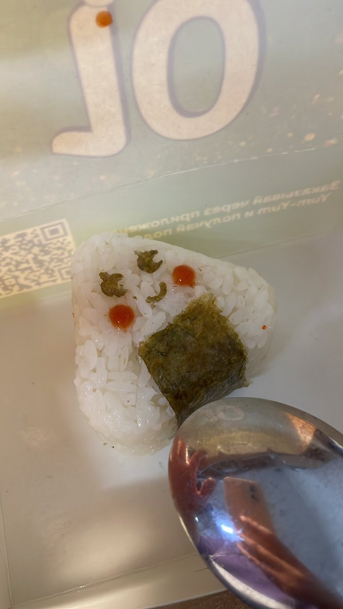 Uknow_Ringo's tweet photo. @nuclear_rrain У них том ям и онигири тоже говно 🥲 но онигири конечно красивые https://t.co/uWu5HBu8EC