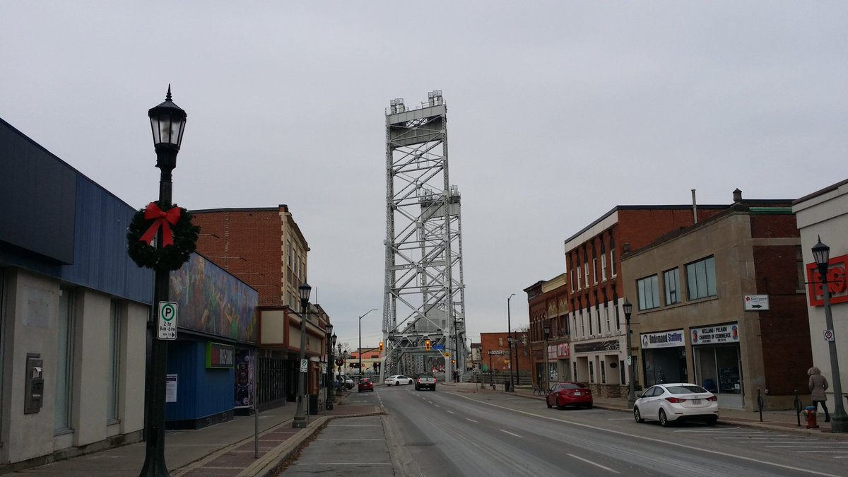 AlienAlien117's tweet photo. #ThursdayMorning A quick visit to the virtually deserted @Welland Farmers' Market. Still quite a lot of produce and crafts available. Followed by a quick trip to the bustling metropolis downtown #Welland #Bridge13 https://t.co/JM64QBIQw3