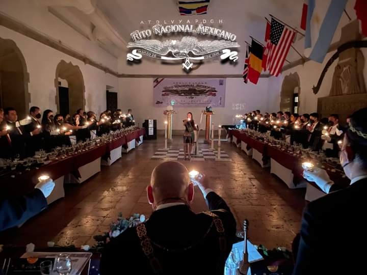 roman_cam's tweet photo. Cena de Solsticio, Rito Nacional México, Familia Universal https://t.co/A2UVDiEoch
