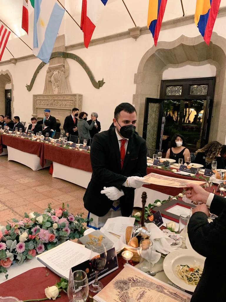roman_cam's tweet photo. Cena de Solsticio, Rito Nacional México, Familia Universal https://t.co/A2UVDiEoch
