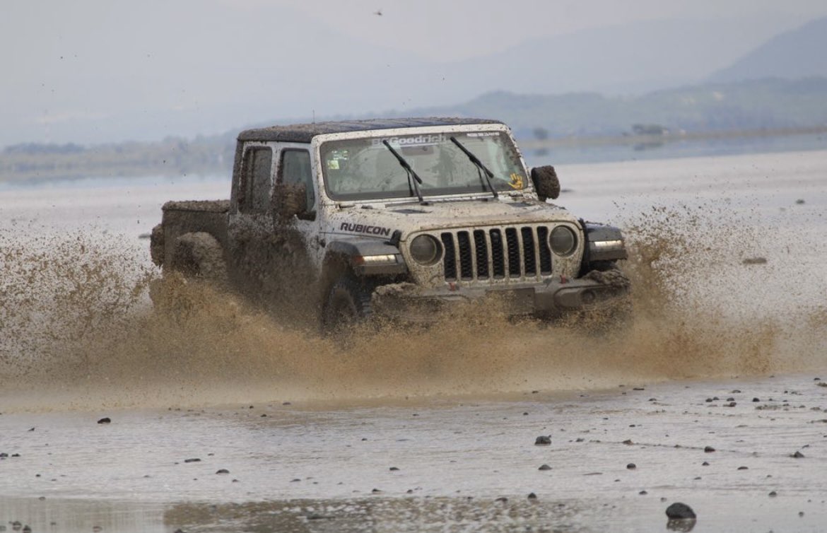 StellantisMX's tweet photo. Sabes que fue un gran día si tú @JeepMx JT termina así…

📸 @boscoscamp4x4 https://t.co/CLOkz3STN3