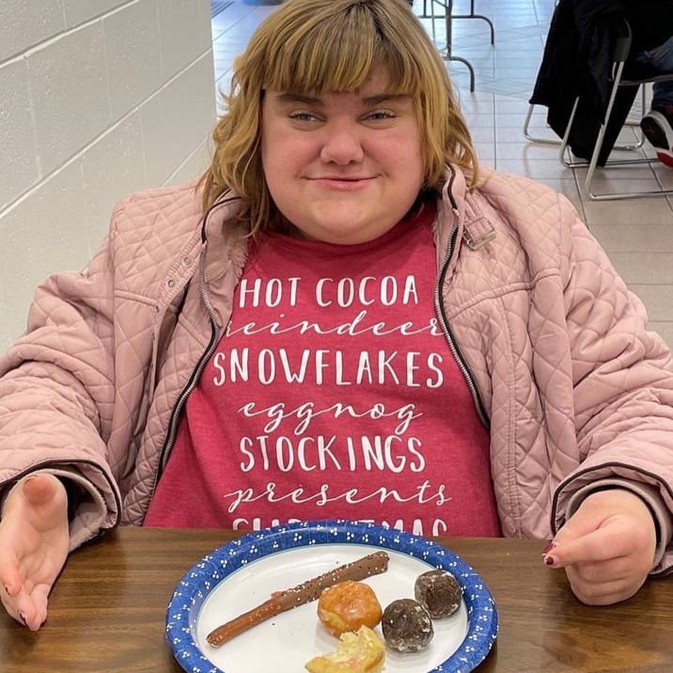 ESCofNJ's tweet photo. ESCNJ students enjoying the holidays!
ACS participants had some delicious holiday treats this week while NuView Academy students had a nice (and socially distanced) visit from Santa. 🎅 #ESCNJ #ACSNJ #NuViewNJ https://t.co/XSnbjZ0Uue