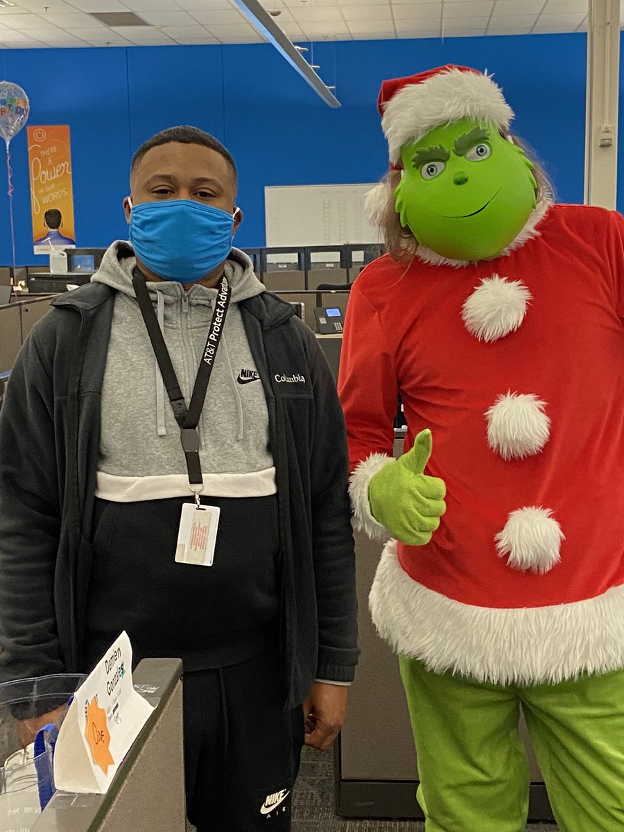 The grinch was spreading some holiday cheer! Merry Christmas from team Ocean Springs and the Grinch <a href="/jmasplund/">Jennifer Asplund</a> <a href="/wloceansprings/">Wendy Labat</a> <a href="/411MikeP/">Michael Patenaude</a>  #wewinas1fam #guinningtogether