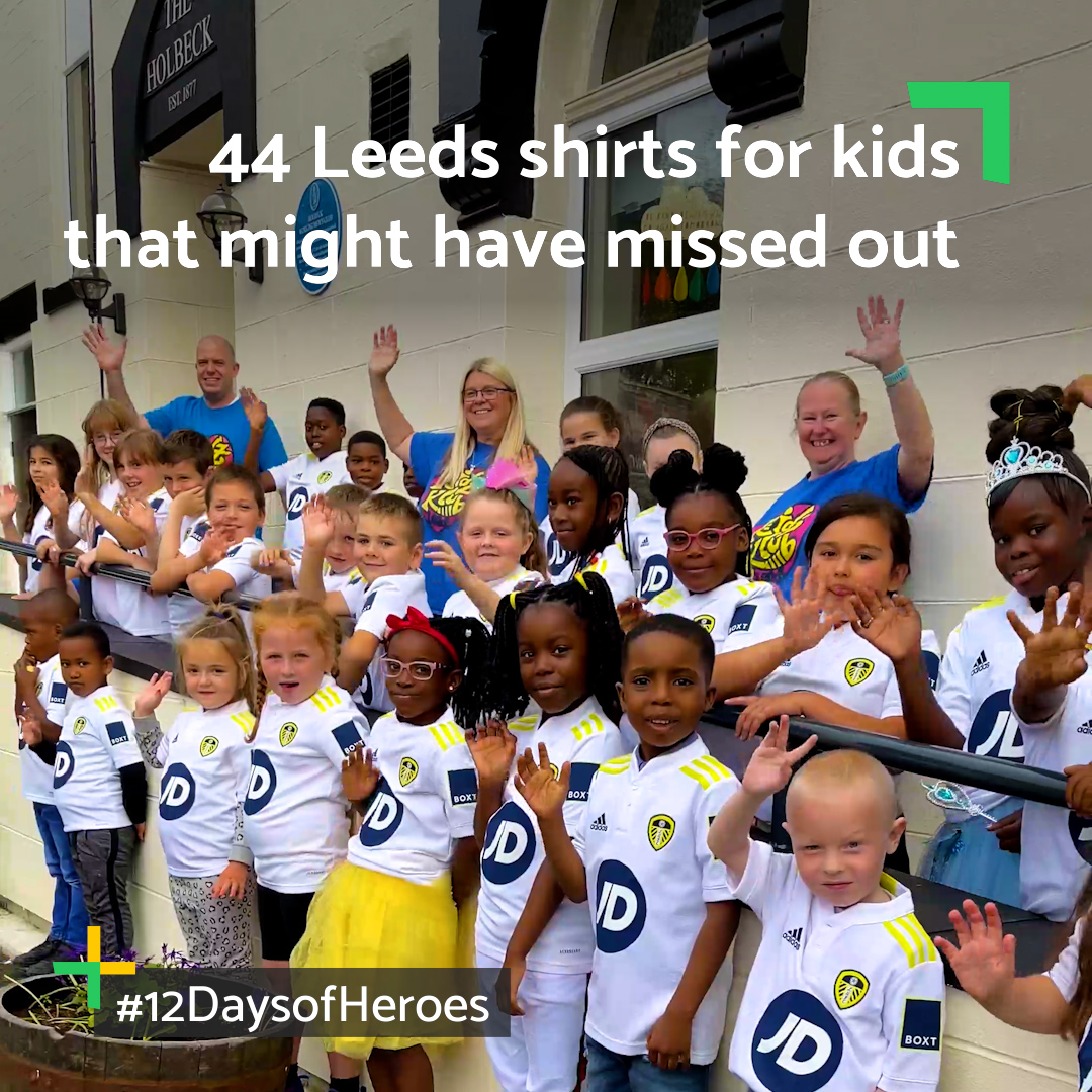 LeedsPlusSocial's tweet photo. Christmas came early for these children living near #EllandRoad this year 🎄 as #Leeds fans donated brand new @LUFC shirts to kids that might have missed out!

@lufctrust got together with @KidzKlubLeeds at @SlungLow to kit out 44 local youngsters 💙💛 

#12DaysofHeroes https://t.co/VE2lVqnZNM