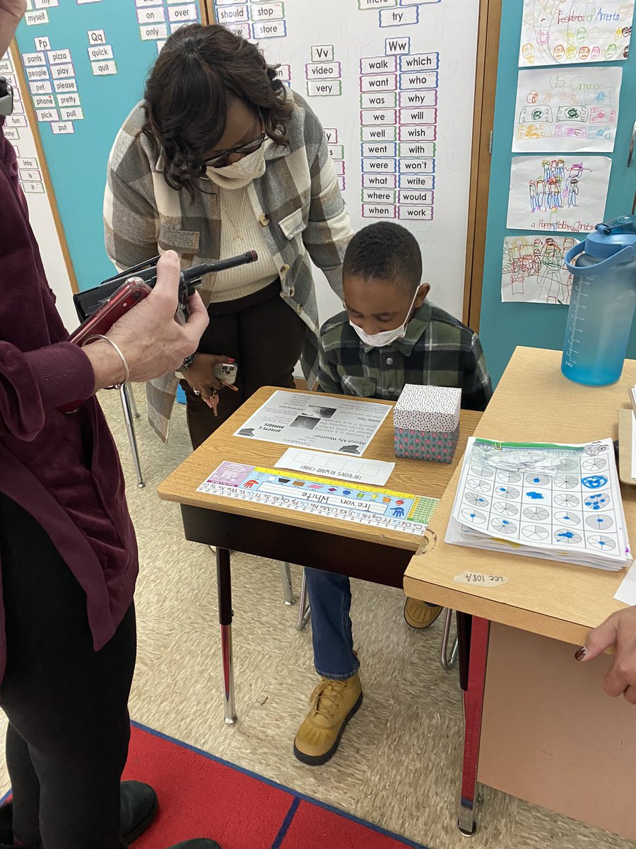 MsLeeTCS's tweet photo. Students researched an extreme weather event, created an infographic, and made an explosion box for their steam showcase! So proud of their work! @ChatsworthSch @_derrienTCS https://t.co/sy9MHoB7qc