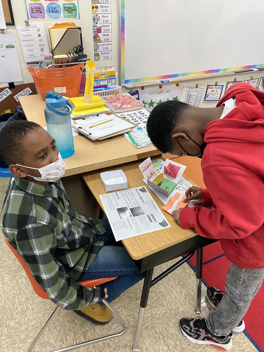 MrsRapsky's tweet photo. 3rd graders showcased their Extreme Weather Infographics and Explosion Boxes. They did a fantastic job explaining the type of weather they researched!⚡️🌪❄️ @MsLeeTCS @MrRussellTeach @ChatsworthSch https://t.co/yxZdlByjiv