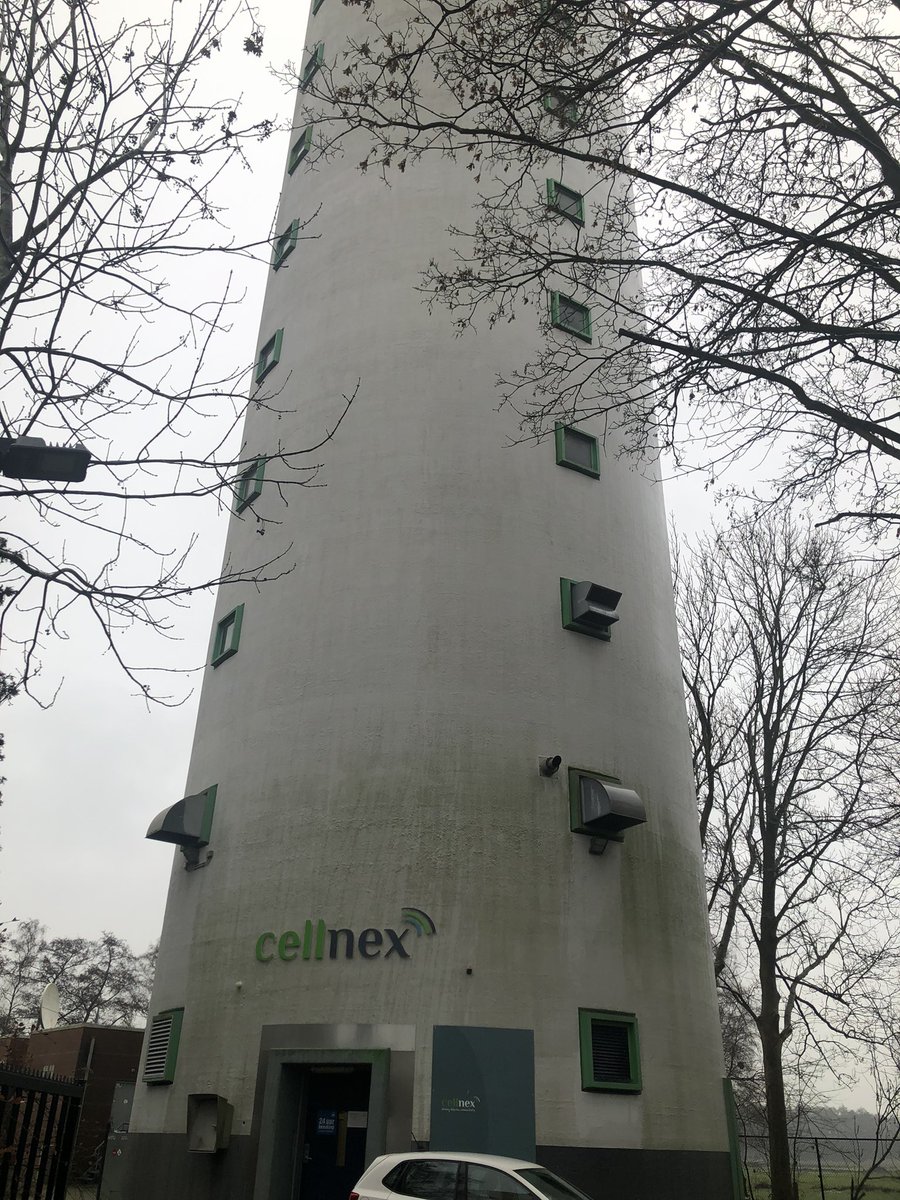 cbsdevaart's tweet image. Dagje noodopvang. Geocachen rondom de televisietoren. Die ook nog even van heel dichtbij bekeken. We vonden een goed verstopte schat.

Vanmorgen gingen we kniepertjes bakken en natuurlijk proeven samen met echte warme chocomelk.