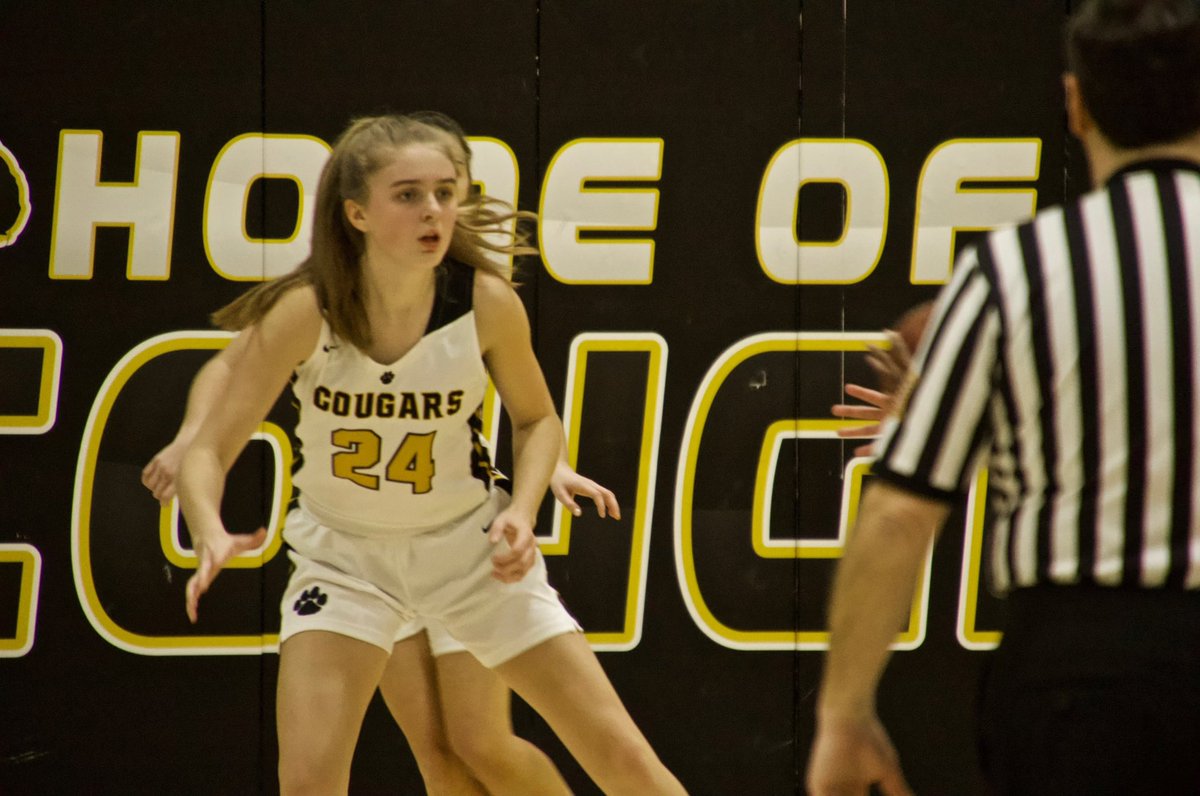 Teagan Kamm is on pace for 1000 points and 1000 rebounds for her career.  She currently has well over 800 points and over 900 rebounds despite losing half her junior season to the pandemic.  Keep up the great game play and leadership! <a href="/HFLCSDAthletics/">HF-L CSD Athletics</a> <a href="/HFLGirlsBB/">HFL Girls Basketball</a> <a href="/TeaganKamm/">Teagan Kamm</a>