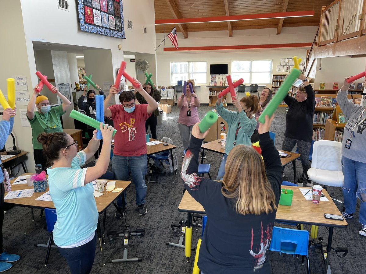 ReadMatz's tweet photo. Active classroom training- copy the rhythm/capture the rhythym. @PittmanEagles @Foundation4SPS @CoachBrum https://t.co/bUJXUspZ9j