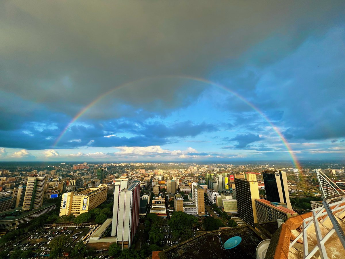 truthslinger's tweet photo. Anyone see that rainbow over the city yesterday? So gorgeous. And then rain fell after. If you didn’t see it, enjoy. https://t.co/EBB1ZewsOP