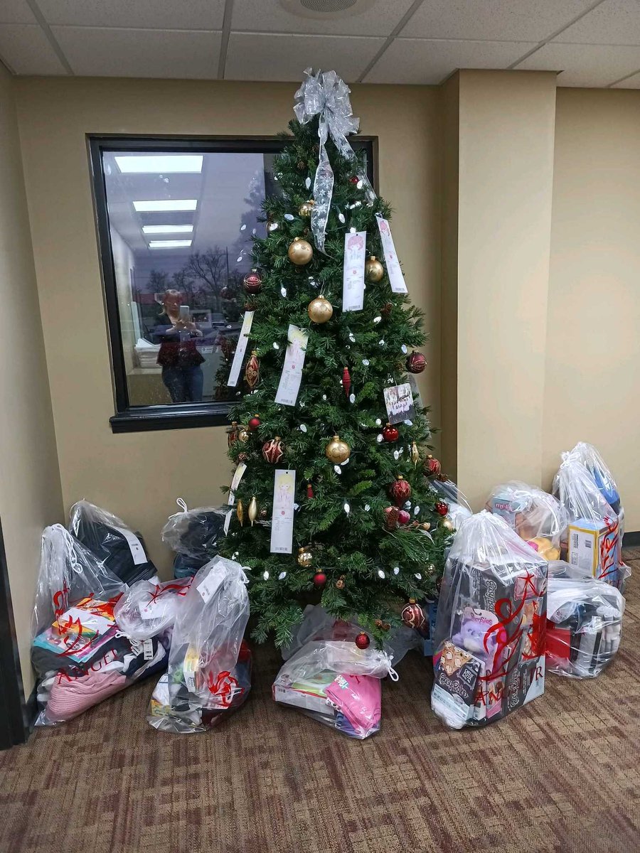 SteelTech_NA's tweet photo. Our facility in Murfreesboro, TN is showing what the holidays are all about, giving and spreading cheer! They gathered gifts for @SalvationArmyUS's Angel Tree Program! #SteelTechTeam https://t.co/Xillu6DiZj