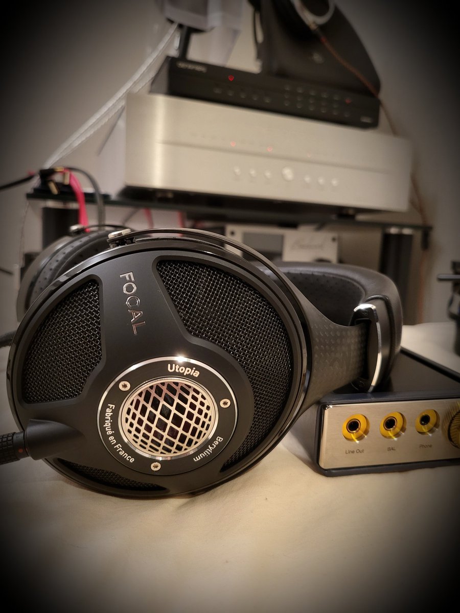 tmachine4music's tweet photo. #Focal Utopia/純正標準ケーブル
#DENAFRIPS
Terminator Plus(NOS)
HERMES
#Niimbus US4+
今晩はこのセットで😌
唯一無二のアタック感と
低域の響きは
標準ケーブルが強い🧐
AyaseさんもFocal開放型とか⁉ https://t.co/wLcV3JkX8i