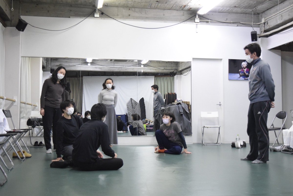 PocoWss's tweet photo. #noyR
#BeautifulLand
仲道さんを中心に動いたり喋ったりしながら振付の精度を上げていく。
仲道さんはじっと見てしまうような不思議な目をしているのです。
ご都合合わないという方、配信チケットもございます!
👇チケット
https://t.co/MoDjl6Q2my
👇配信チケット
https://t.co/4zPgxvlWVJ https://t.co/w6BJ1cDpMi