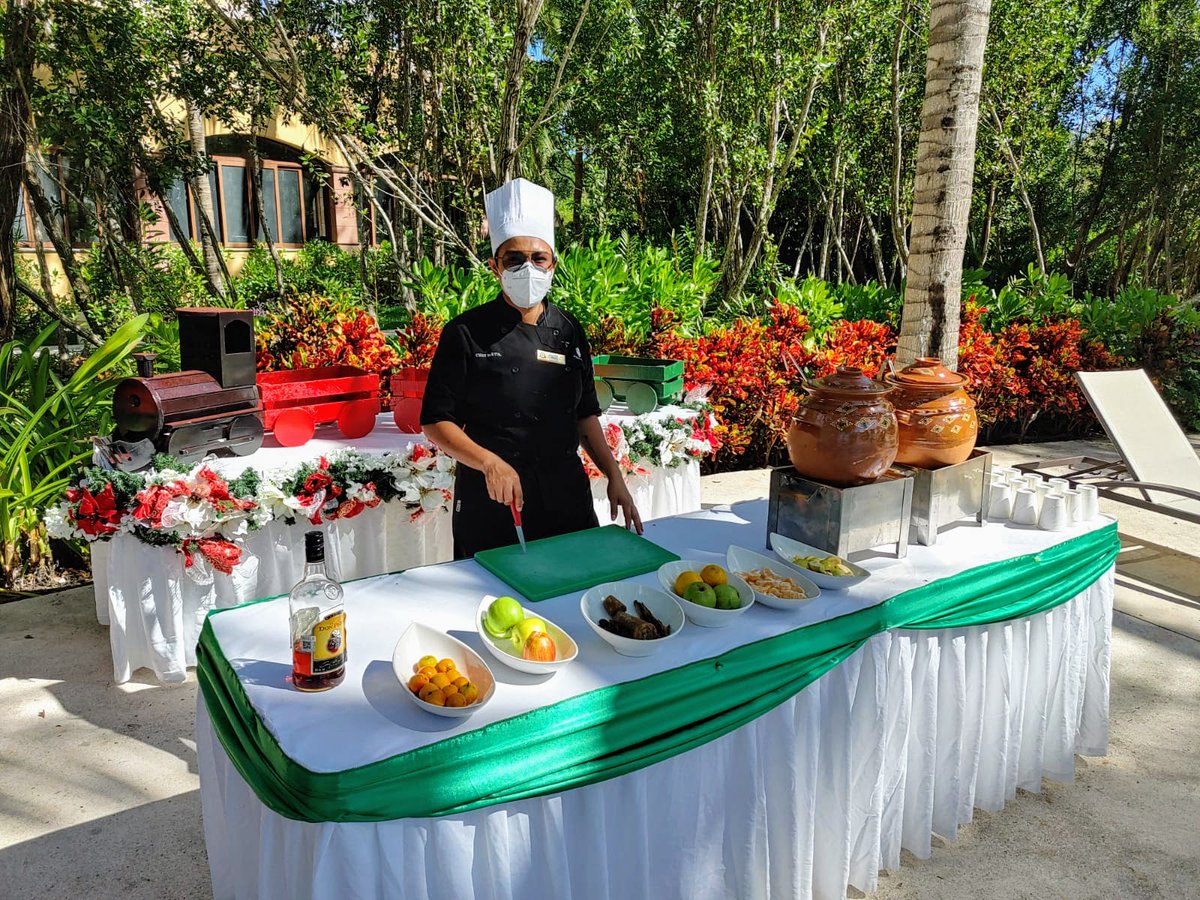 TresRiosResort's tweet image. Our Christmas activities have begun! #SunsetWorldIsBack