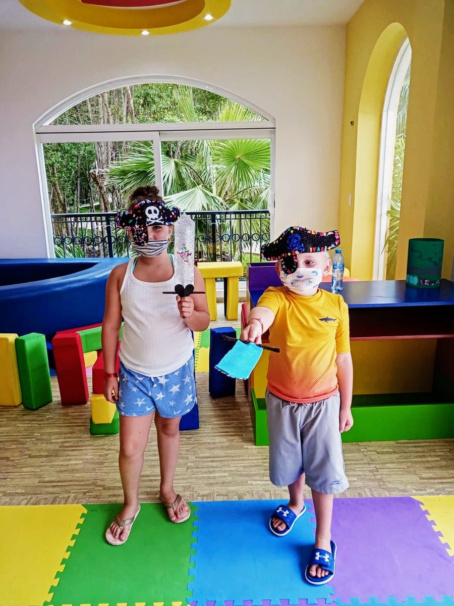 TresRiosResort's tweet image. Our Christmas activities have begun! #SunsetWorldIsBack