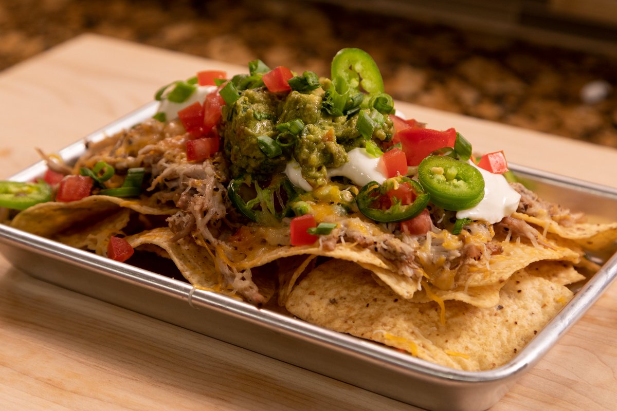 stevedragoo's tweet photo. Get ready for some great #Holiday meals with the #BigTexasTaste of #EDDY! #Snacking #Noshing #Nachos #Sausage https://t.co/Ge0E5NQVlR