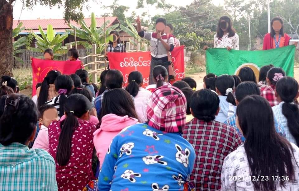 AMT95245400's tweet photo. Anti-coup revolutionary strike in Magway's Myaing Tsp as usual. 🪧  #Dec23Coup #WhatsHappeningInMyanmar #India_StopSupportingTerrorists https://t.co/Lj5mZZnLM1