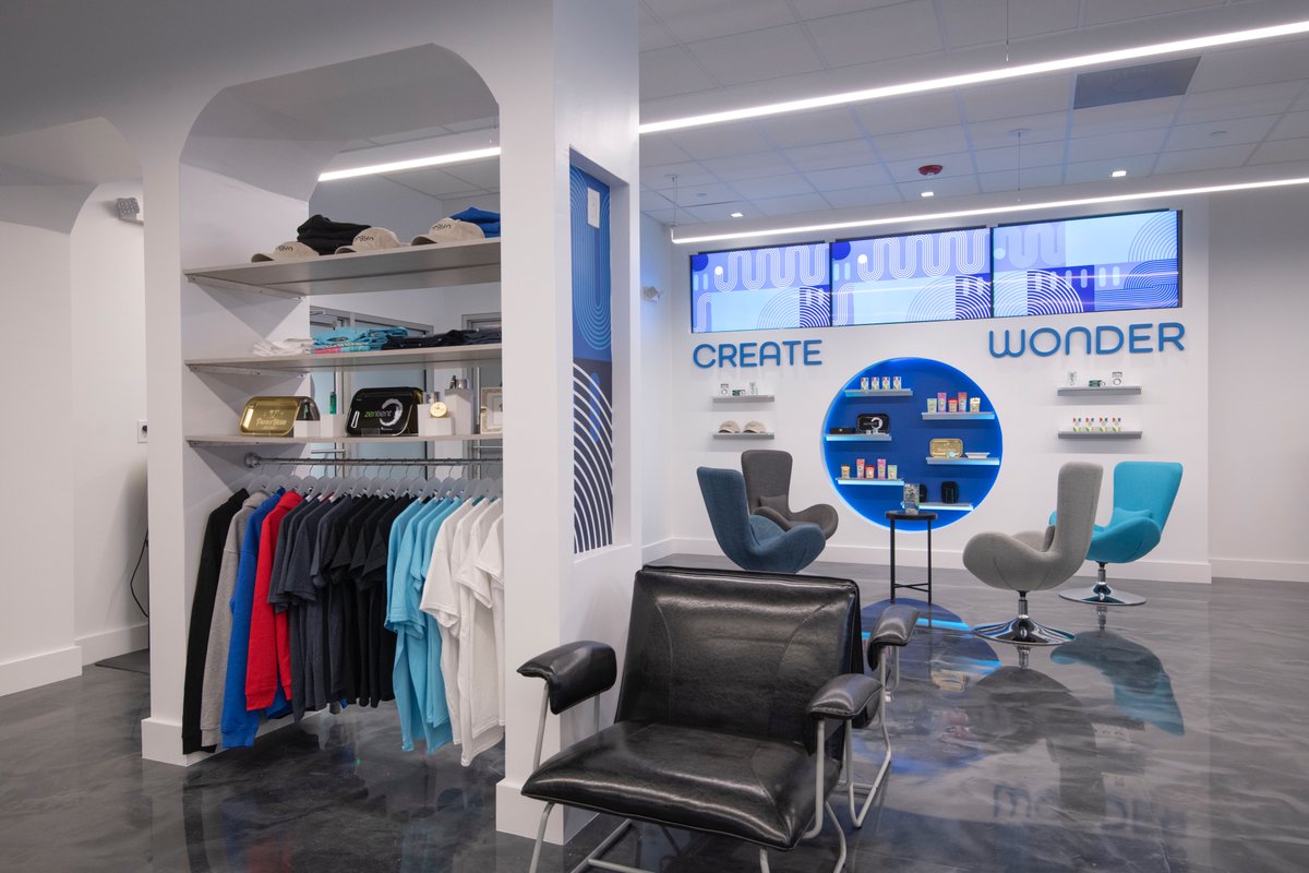AYRWellness's tweet photo. Step inside our beautiful Ayr-designed store in Eustis, Florida! #AyrWellness https://t.co/ose8qE460S