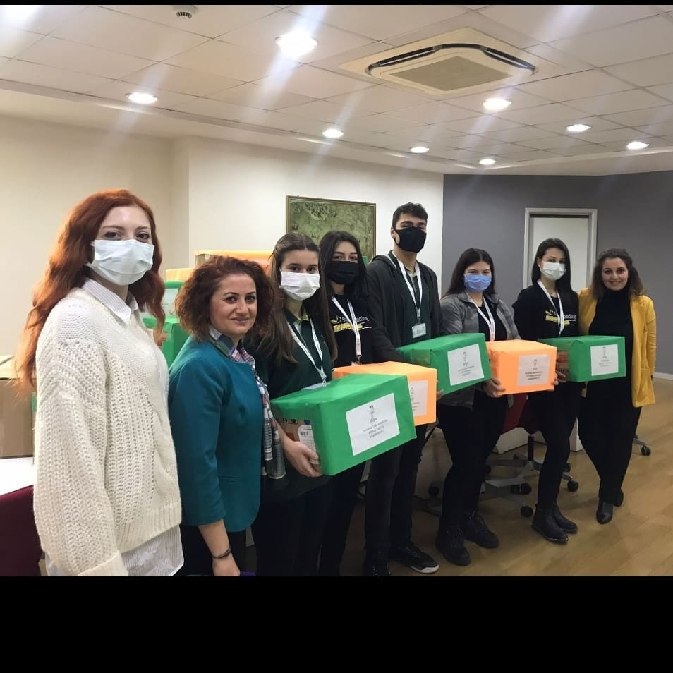 AvcilarNida's tweet photo. İTÜ ETA Vakfı Cevizlibağ Doğa Koleji olarak sosyal sorumluluk projemizi Sultangazi 125. Yıl İlkokulu ile başarıyla gerçekleştirdik✅🥳🎉
Destek olan herkese çok teşekkür ediyoruz. 🙏
@dilekztemelerka 
@siyahhan_nurdan 
@Elif_Ozmen06 
@BetulErok 
@JalanGK
@EsraBABAGUR https://t.co/WAPSMbFqpw