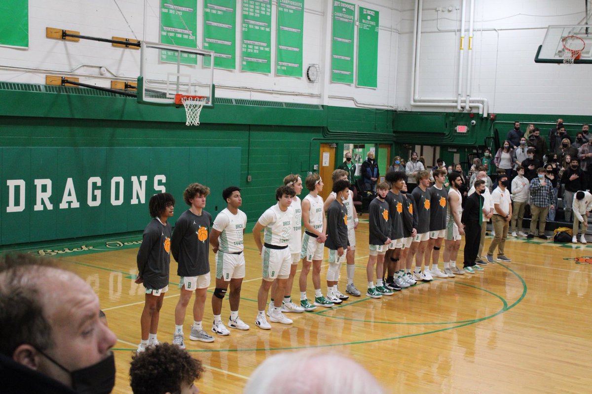 🎅🚨ITS GAME DAY🚨🎅 Brick Dragons against the Ocean Spartans @ home today @ 3:30. 🎄🔴⚪️🟢ITS CHRISTMAS THEME🟢⚪️🔴🎄. Get there, be HYPE and watch Brick Basketball catch a dub. #OCEANK