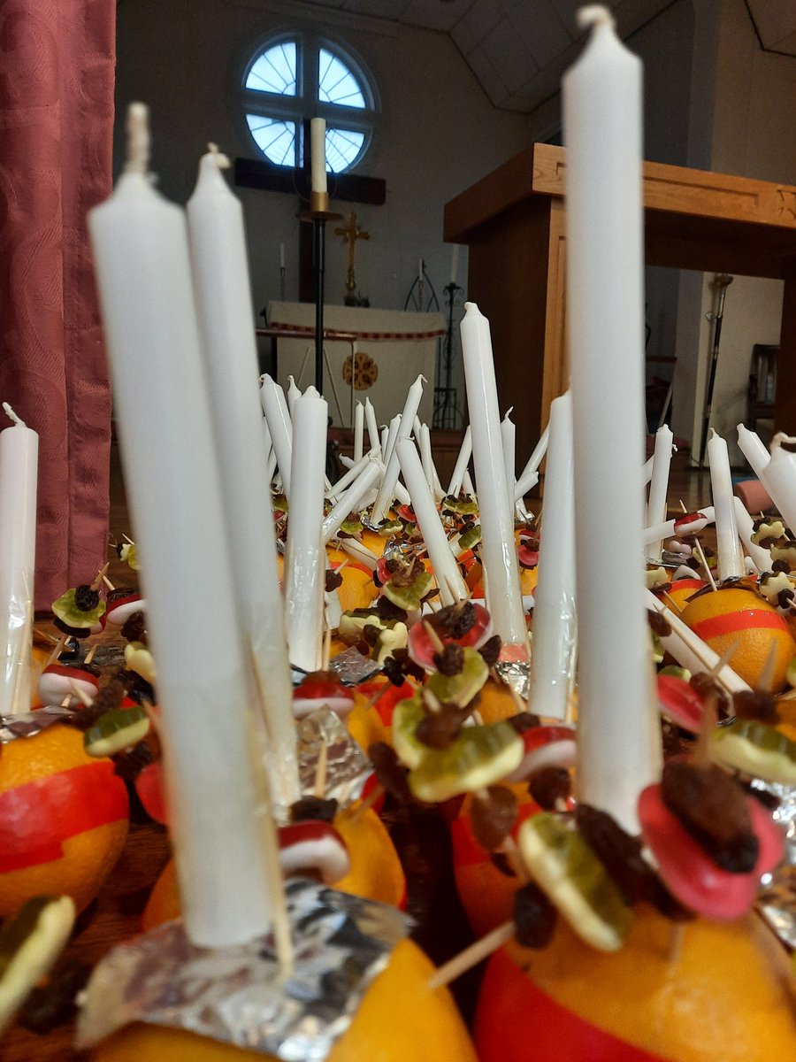 MixyIntern's tweet photo. That's 100 christingles made for @HolyNativityMix christingle service tomorrow. Thank you to all those who came to help. 
#Mixyintern https://t.co/UbqXl72FB7