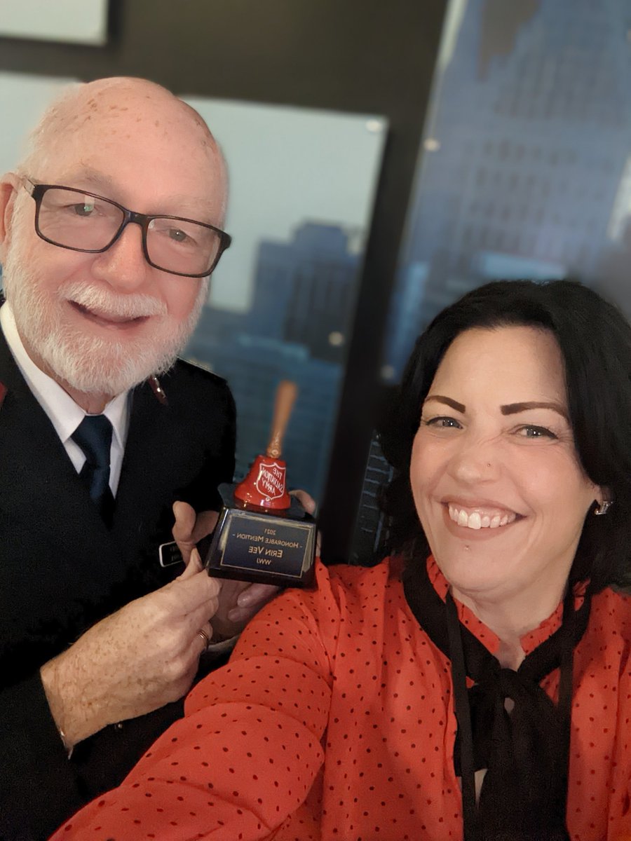ERINonyourRADIO's tweet photo. The Salvation Army Eastern Michigan Division popped by @WWJ950 this
morning and delivered this trophy for helping it raise money by #RingingTheBell. I am so honored. #Thankyou to my band friends for supporting the cause and #RockingTheRedKettle @salmich
https://t.co/iZNL2A2QLL https://t.co/TW3oQjYG0h