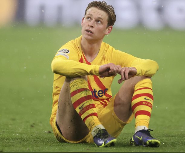 RikiChelsea12's tweet photo. Muchos periodistas y aficionados del #Barcelona hablan de la posibilidad de salir que tiene #FDeJong por su bajo rendimiento actual...
Si eso es así, pues BIENVENIDO al #ChelseaFC, creo que con #Tuchel puede funcionar! ✅🇳🇱 https://t.co/LPDVhKWX1I