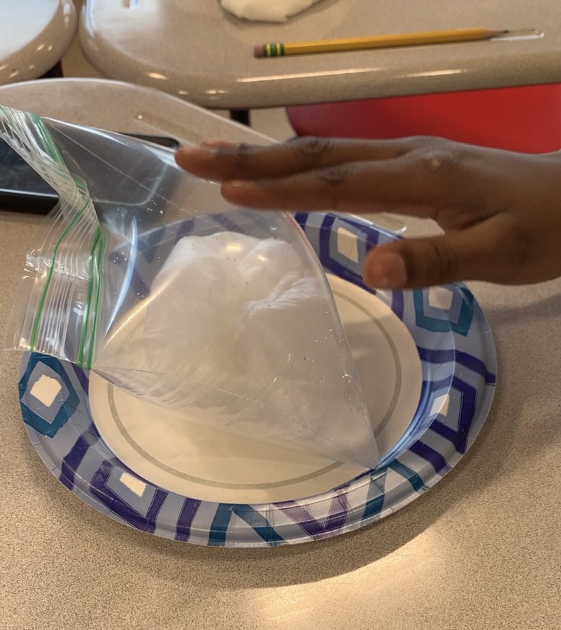 LJDiehl's tweet photo. Cool science experiments during #kidedcamp @JerichoMS! @bess_murphy https://t.co/vJRMLI9tjd