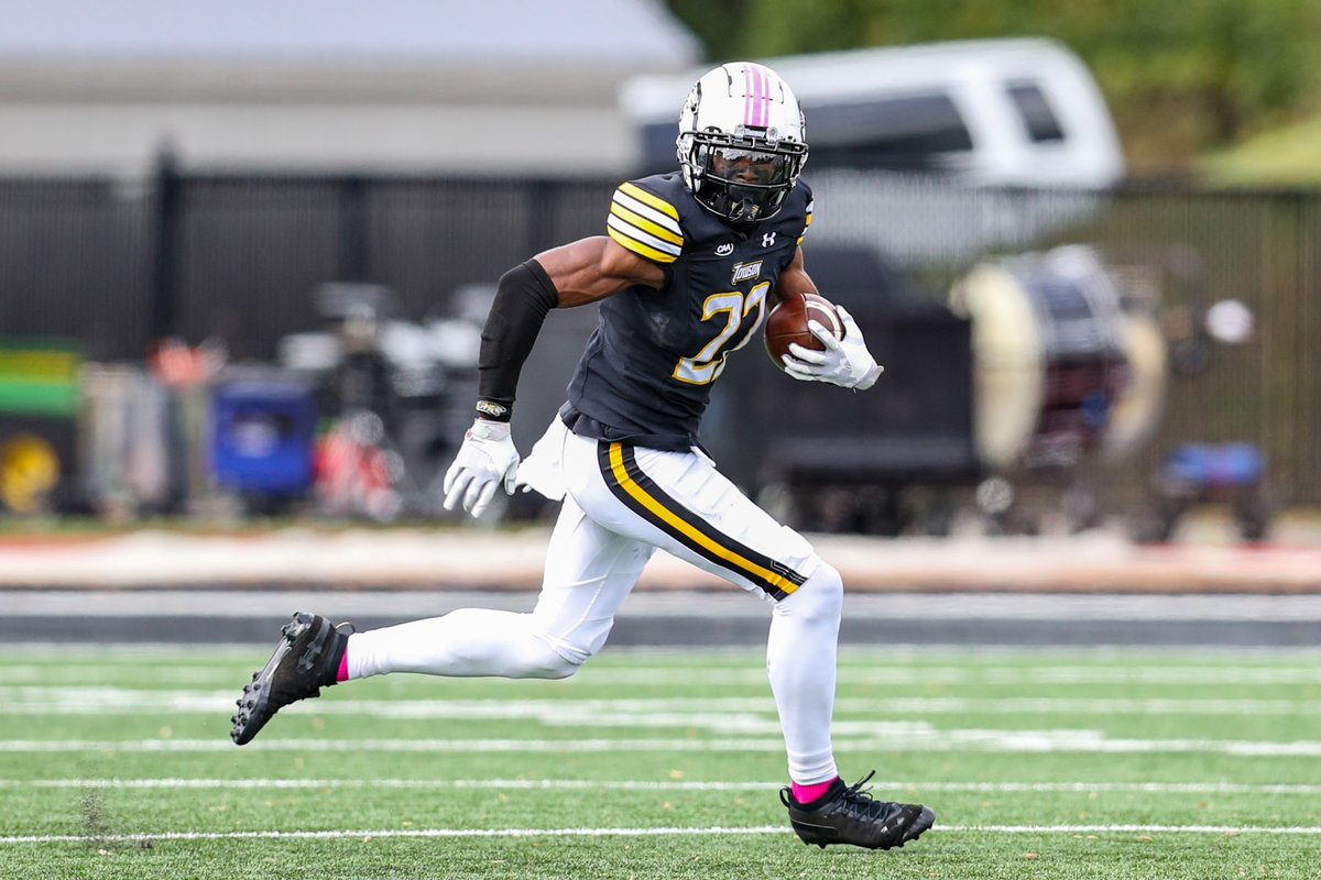 Towson_FB's tweet photo. For #ThrowbackThursday, what was your favorite Towson uniform this year?
#UnitedWeRoar | #NCAAFCS https://t.co/DRcVvQlZMX