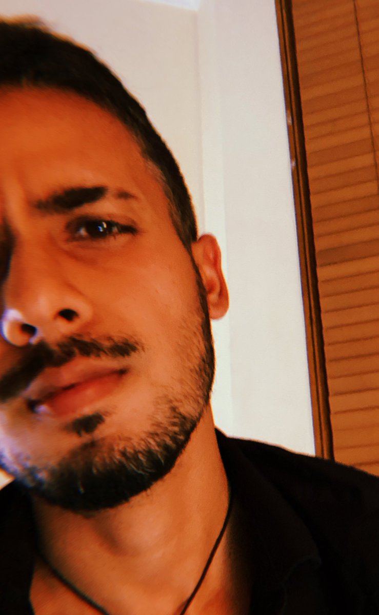 pulkitmogha's tweet photo. Zooming in and taking a moment to appreciate how deep my eyes look with a slit on my brow. 🥺 https://t.co/JPL00S0aEO