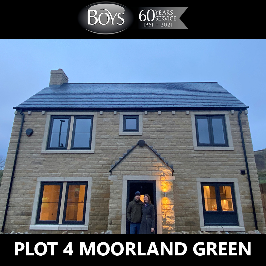 We saw the first completion yesterday at our Moorland Green development in Cowpe, Rossendale. Congratulations on your stunning new home from everyone at B & E Boys
#newhome #congratulations #firstchristmasinnewhome #rossendale 
@RyderandDutton