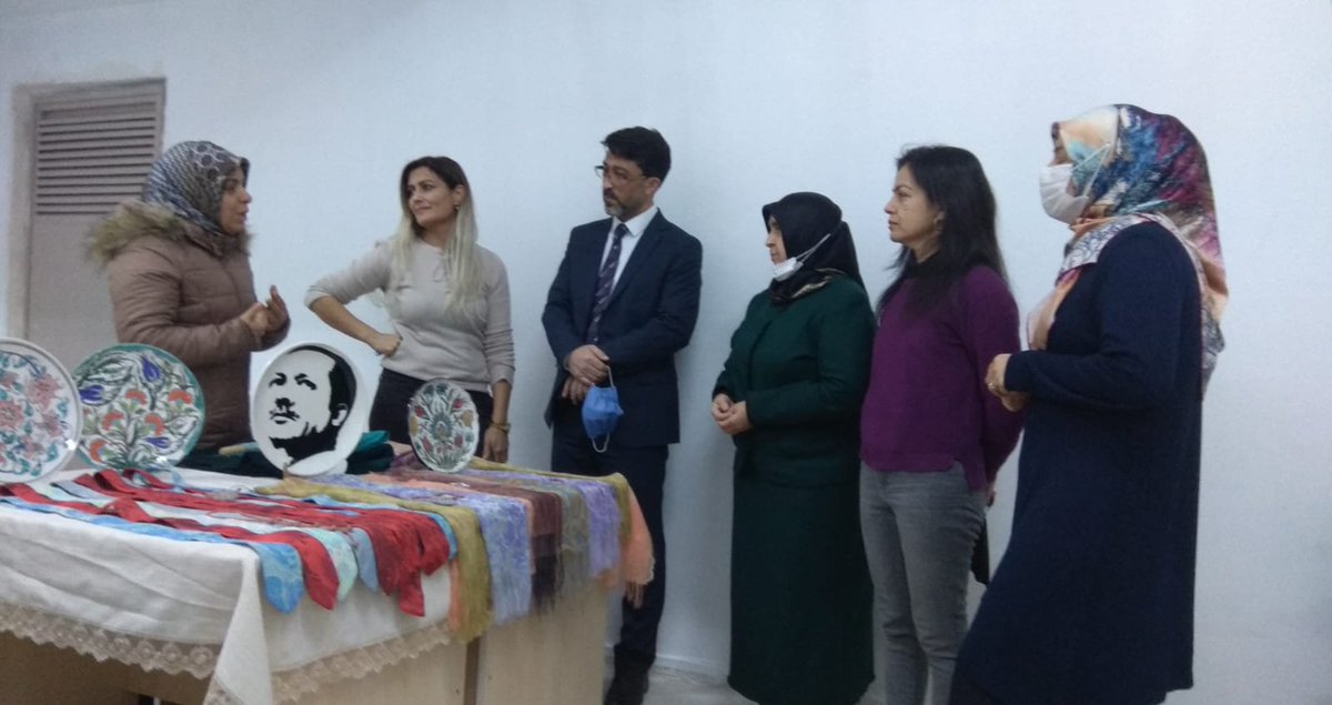Mucize Kadınlar Girişimci Üretim Kooperatifimizi Kırıkkale Kadın Kolları Başkanı Sayın Özden Temoçin ziyaret ederek kooperatifmize destek oldu. Ziyaretleri için kendilerine teşekkür ederiz.yahlşy