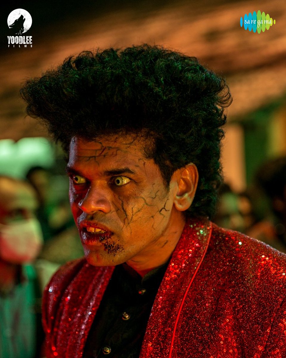 YoodleeFilms's tweet image. 'अंगात आलया' गाण्याचा शूटिंगच्या वेळी Cast and Crew ने  केली धम्माल मजा मस्ती! पाहा हे कमाल BTS फोटो!!

@ameywaghbola @lalit_prabhakar
@vaidehiofficial @SIDDHARTH23OCT

#Zombivli #AngaatAalaya #SongOut #ZombieDance #BTS