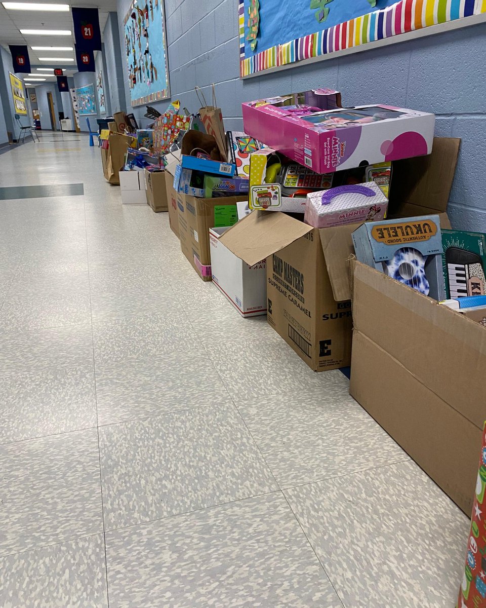 shlpride's tweet photo. Our school community collected over 250 toys and $200 for Yale Children's Hospital Toy Closet. Thank you to all our staff, students, and families who helped contribute to this worthy cause. #shlpride #shlcares #oneteam @YNHH https://t.co/IULPPENrHh